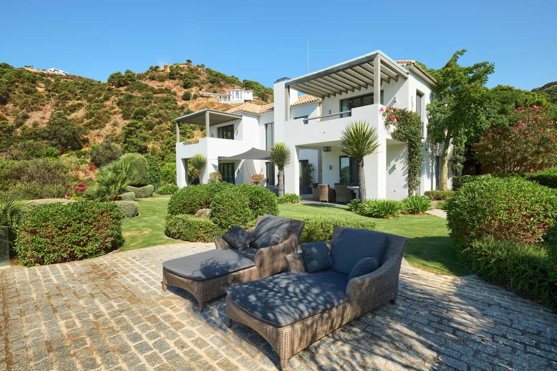 Enjoy the Marbella lifestyle in an oasis of green